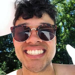 Meet your Posher, Corbin